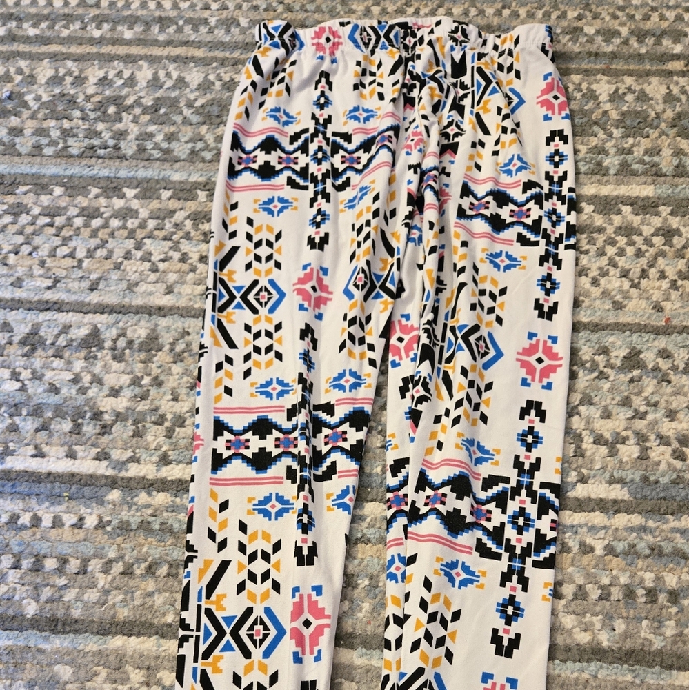 No Boundaries Geometric Print Leggings Juniors Size Medium, 7/9. Like New